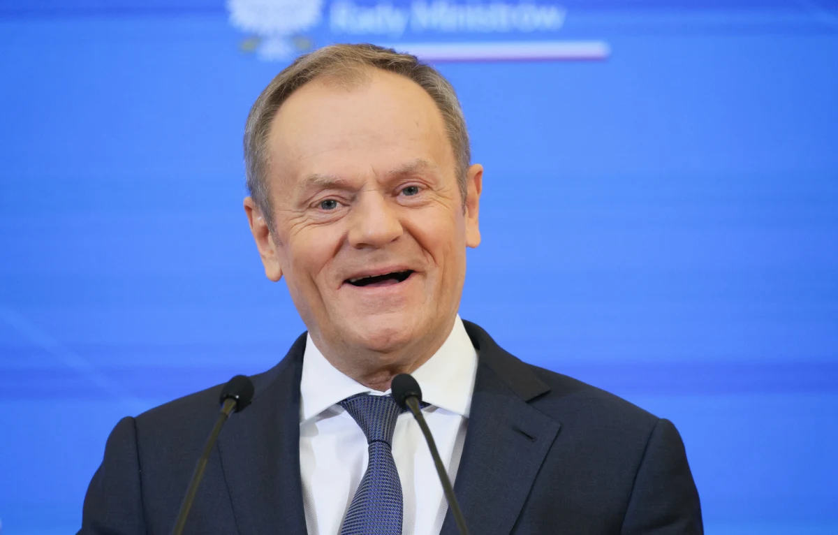 Donald Tusk może mieć powody do zadowolenia, ale na świętowanie jeszcze za wcześnie. Najnowszy sondaż partyjny IBRiS dla "Rzeczpospolitej" pokazuje, że Koalicja Obywatelska utrzymuje prowadzenie, a Lewica notuje wzrost poparcia. Tymczasem Prawo i Sprawiedliwość nie odnotowało oczekiwanego "efektu Czarnka", a na prawicy trwa walka o wyborców.