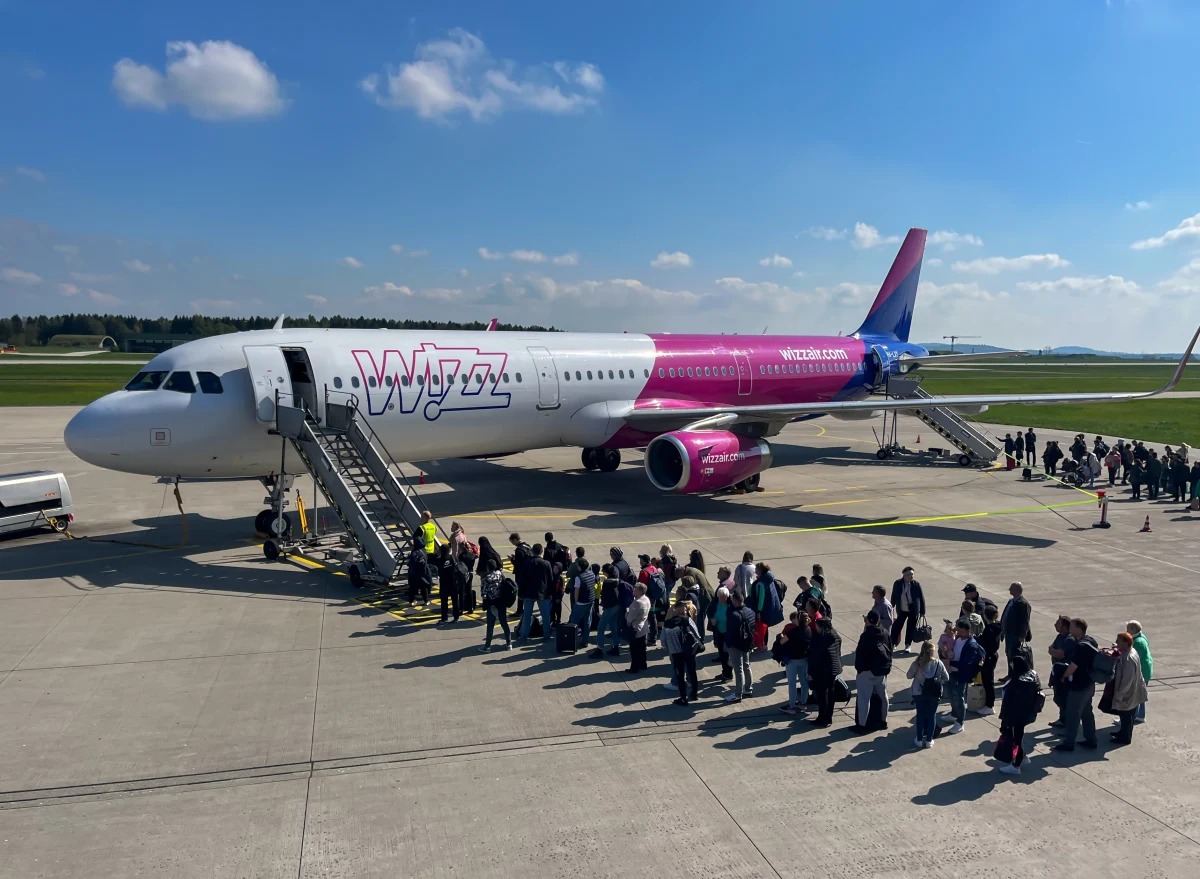 Wizz Air uruchomił w środę nowe połączenia z Krakowa do Budapesztu. Będą one realizowane cztery razy w tygodniu - w poniedziałki, środy, piątki i niedziele. 