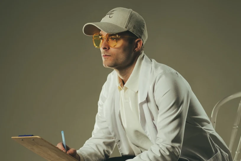 Arek Borzdyński o debiucie: "To historia o odzyskiwaniu własnej wartości"