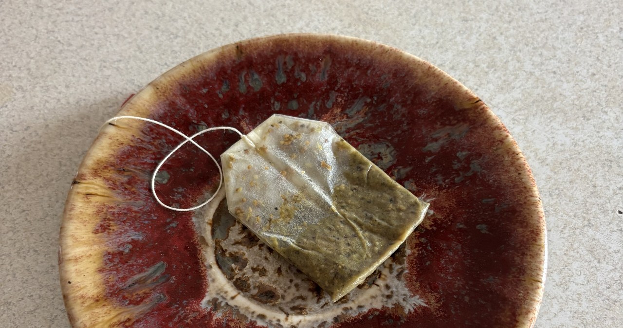 Tak nie wyrzucaj torebek po herbacie. Za karę podnoszą opłatę za śmieci