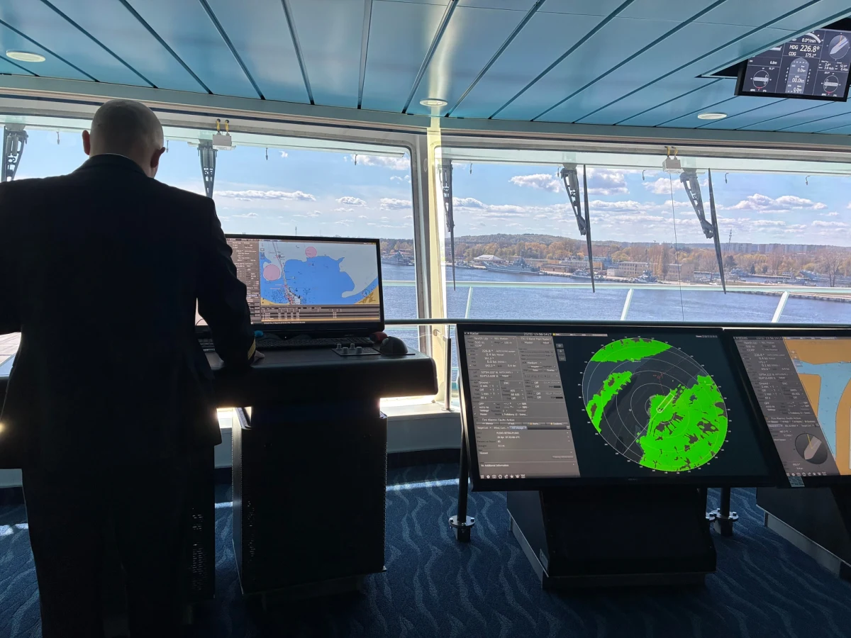 Jeszcze przed wakacjami na Bałtyku pojawią się nowe połączenia promowe oraz nowoczesne jednostki. Spółka Polsca uruchomi trasę z Gdańska do Karlshamn w Szwecji, a już wkrótce do eksploatacji wejdzie prom Bursztyn - bliźniak najnowocześniejszego obecnie Jantara. Reporterka RMF FM Anna Palamar płynęła promem Jantar Unity na trasie Świnoujście-Trelleborg, by sprawdzić, jak wygląda codzienność na pokładzie i jakie wyzwania stoją przed załogą.