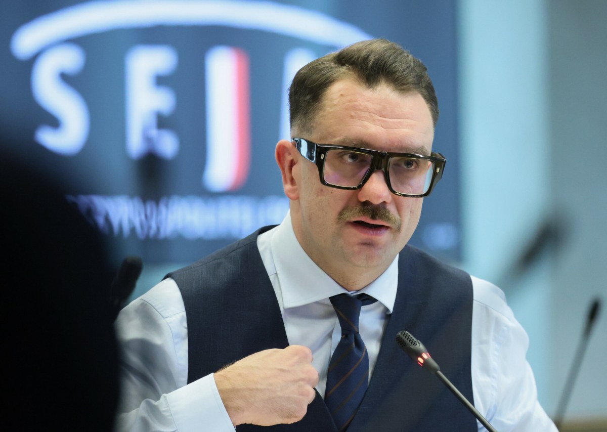 Mejza rozważa udział w walkach a klatce. Co na to PiS?