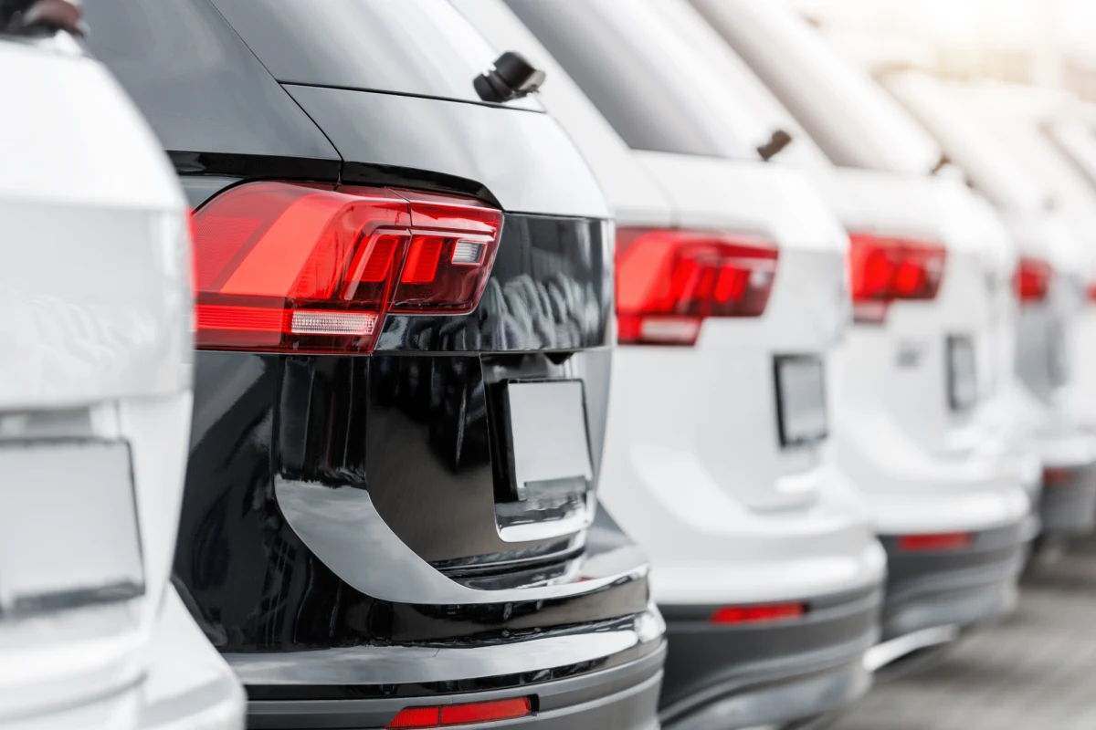 Urząd Ochrony Konkurencji i Konsumentów nałożył ponad 3,7 mln zł kary na wypożyczalnię samochodów Panek. To sankcja za nieudzielenie informacji w trakcie postępowania. UOKiK zarzuca również spółce stosowanie niedozwolonych klauzul umownych. Skierował już zawiadomienie do prokuratury.