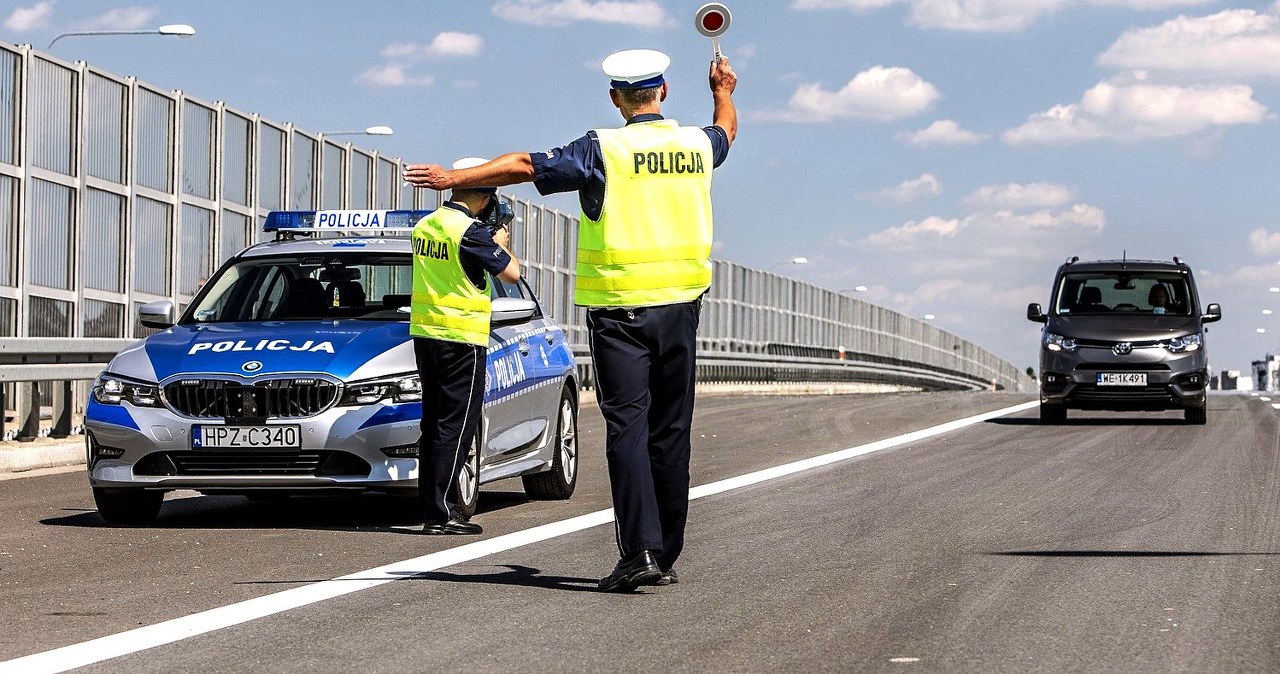 Tysiące policjantów ruszyło na drogi. Posypią się prawa jazdy