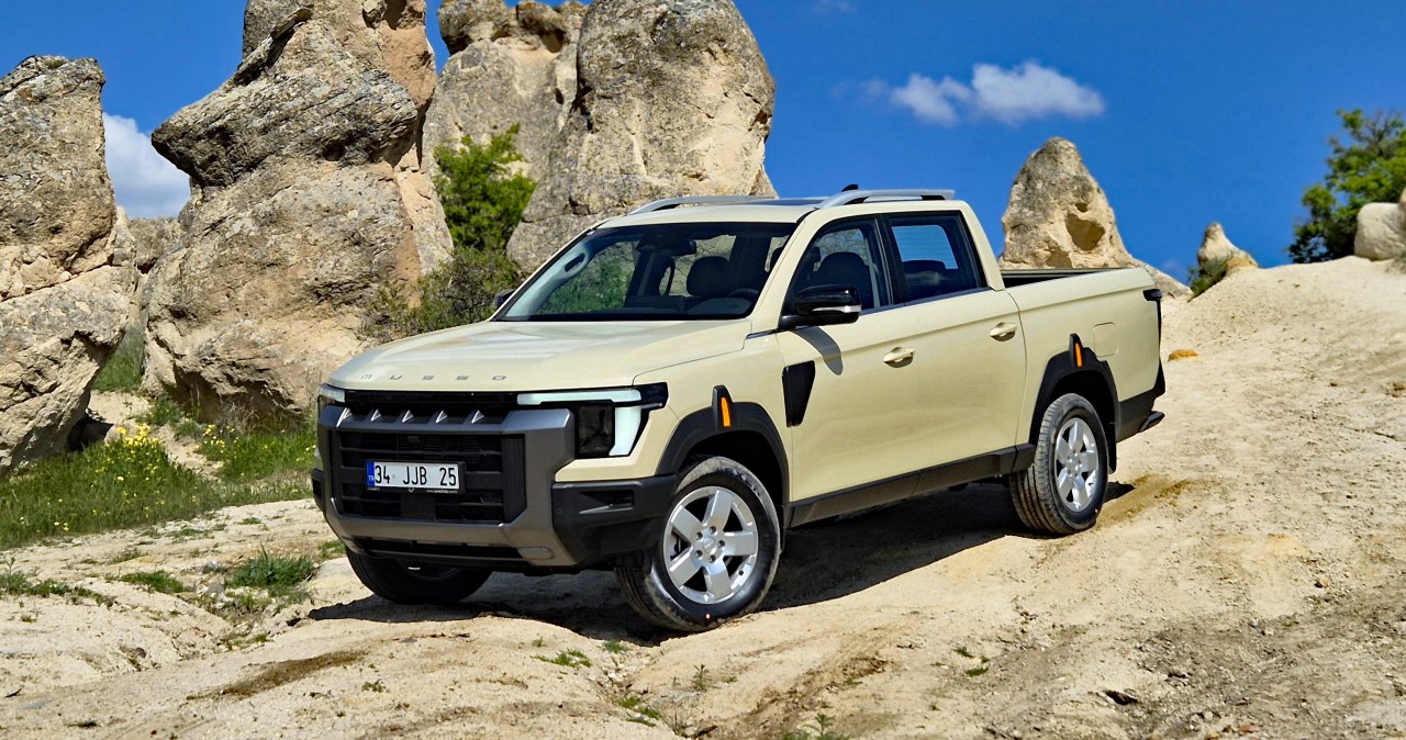 Jeździłem nowym KGM Musso Grand. Kosztuje 130 tys. zł i ma wnętrze jak SUV