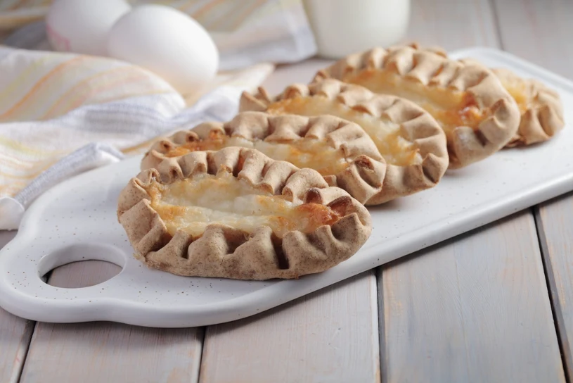 Pierożki w nietypowym wydaniu. Farsz przypomina deser z dzieciństwa