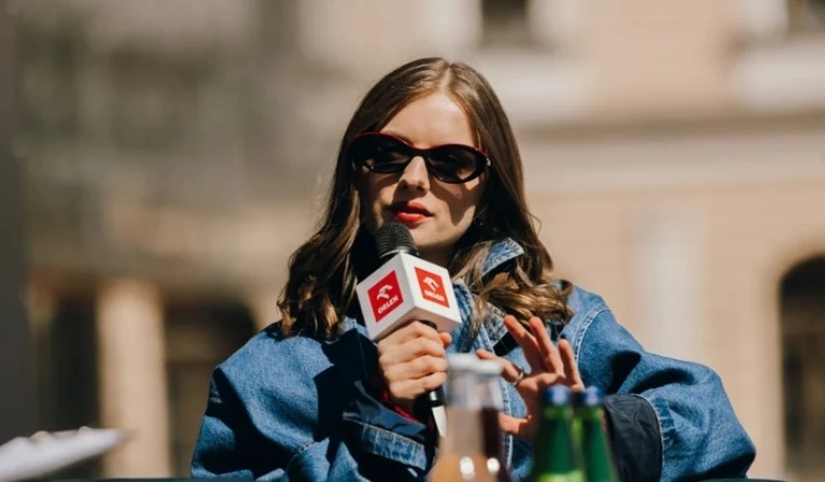 Festiwal Mastercard Off Camera to nie tylko święto kina, ale także miejsce spotkań z twórcami, którzy nie boją się wyzwań. Jedną z nich jest Weronika, aktorka, która w filmie "Klarnet" wciela się w postać Łucji – dwudziestolatki stojącej na rozdrożu życia. To opowieść o poszukiwaniu własnej drogi, odwadze do podążania za marzeniami i sile muzyki, która potrafi stać się schronieniem.