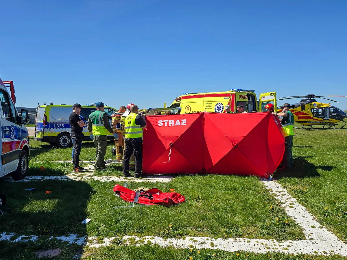 Wypadek podczas komercyjnych skoków spadochronowych w Lesznie w Wielkopolsce. Podczas lądowania 39-letni skoczek uderzył w ziemię i zmarł - dowiedział się reporter RMF FM Krzysztof Zasada.