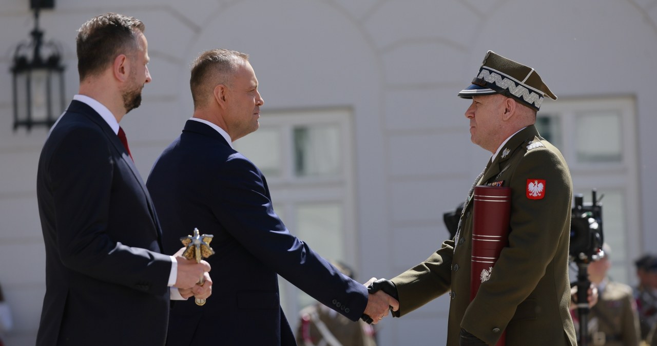 Dzień flagi. Karol Nawrocki wręczył nominacje generalskie