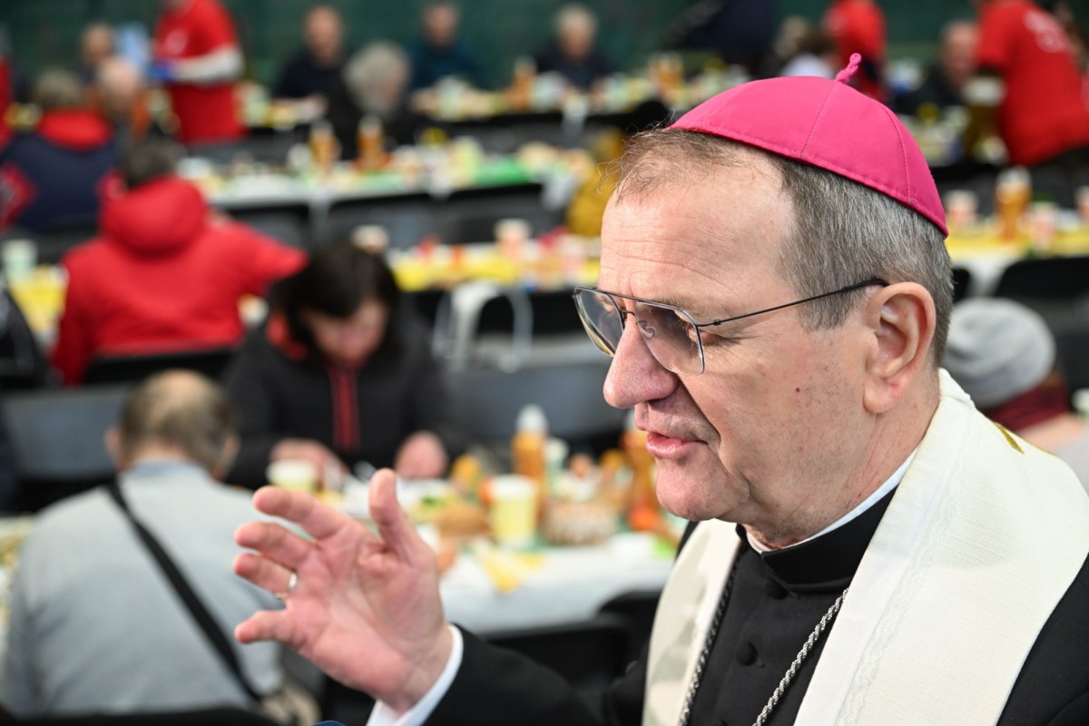 "Treści bardzo problematyczne". Arcybiskup apeluje ws. edukacji zdrowotnej