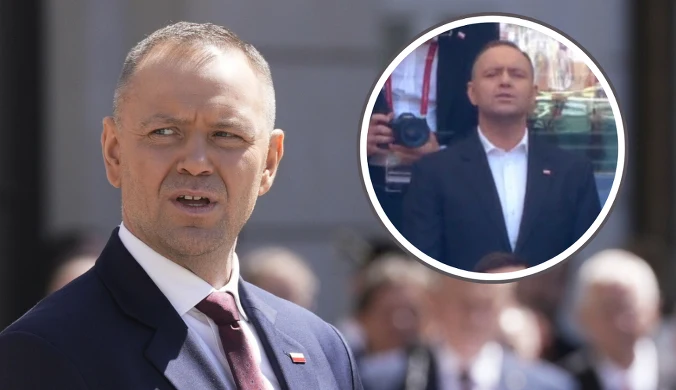 Nawrocki nie mógł tego odpuścić. Pokazały go kamery. Podczas hymnu Polski
