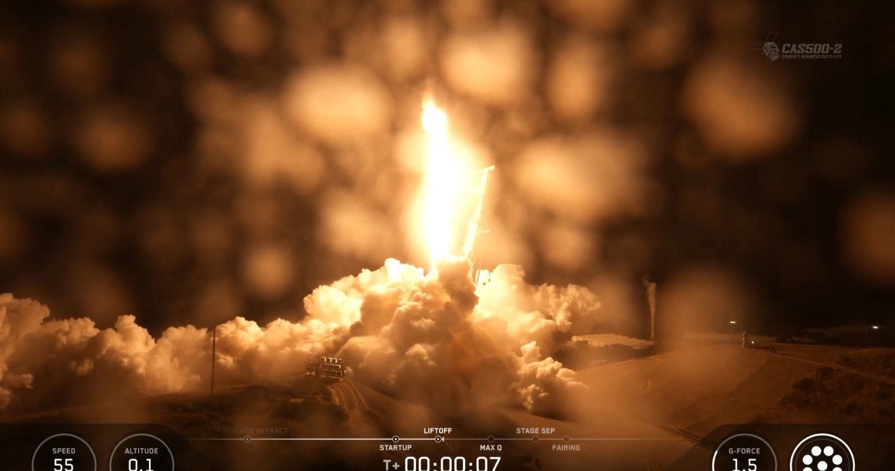Falcon 9 wyniósł polskiego satelitę wojskowego. ICEYE w drodze na orbitę