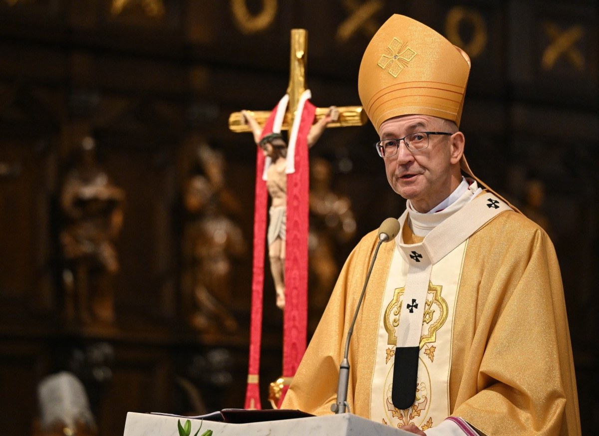"Spory są im bardzo na rękę". Abp Galbas ostrzega