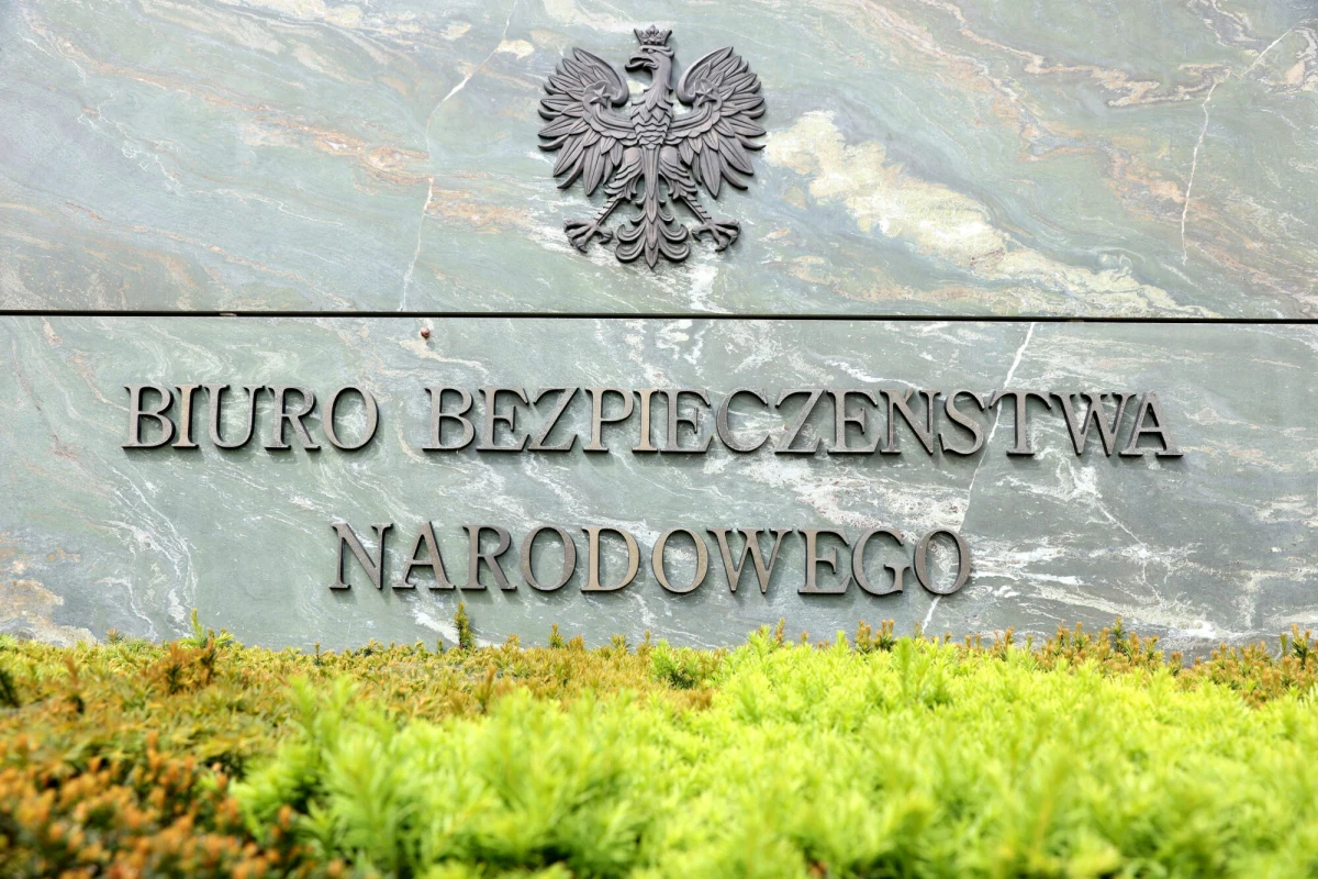 ​Biuro Bezpieczeństwa Narodowego zakończyło prace nad nową Strategią Bezpieczeństwa Narodowego - poinformował w niedzielę gen. Andrzej Kowalski, pełniący obowiązki szefa BBN. Dokument został przekazany do rządu i po podpisaniu przez premiera ma trafić do prezydenta.