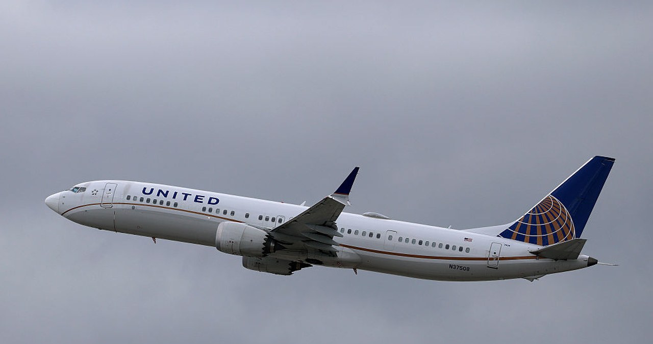 Incydent na pokładzie samolotu United Airlines. Pasażer zaatakował stewardesę