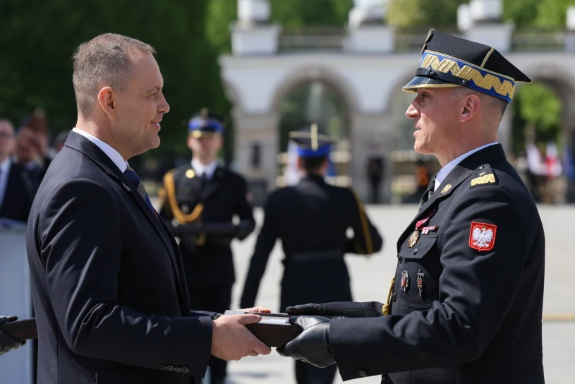 Prezydent wręczył awanse generalskie oficerom Państwowej Straży Pożarnej