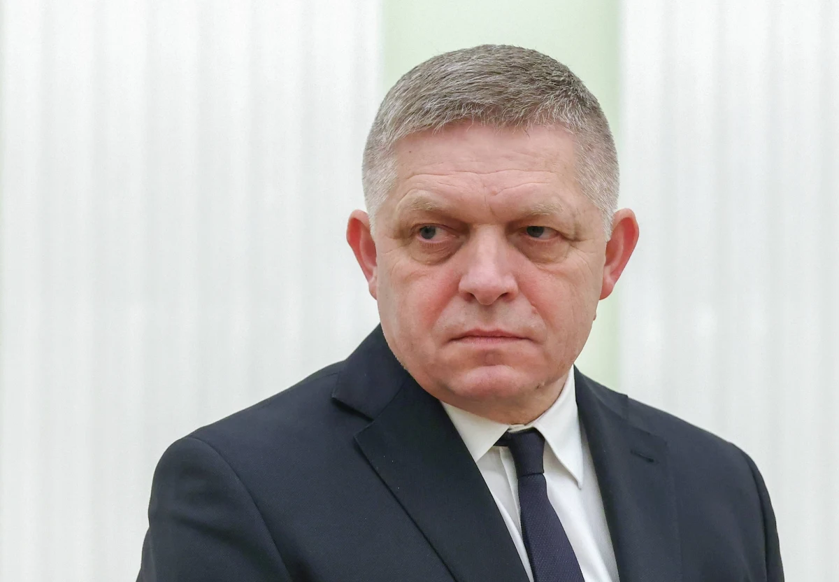 ​Premier Słowacji Robert Fico ma spotkać się w sobotę w Moskwie z przywódcą Rosji Władimirem Putinem, o czym poinformował podczas szczytu Europejskiej Wspólnoty Politycznej, odbywającego się w stolicy Armenii - Erywaniu. Słowacji polityk podkreślił jednocześnie, że nie weźmie udziału w paradzie wojskowej, która tego dnia powinna się odbyć z okazji obchodów tzw. Dnia Zwycięstwa.