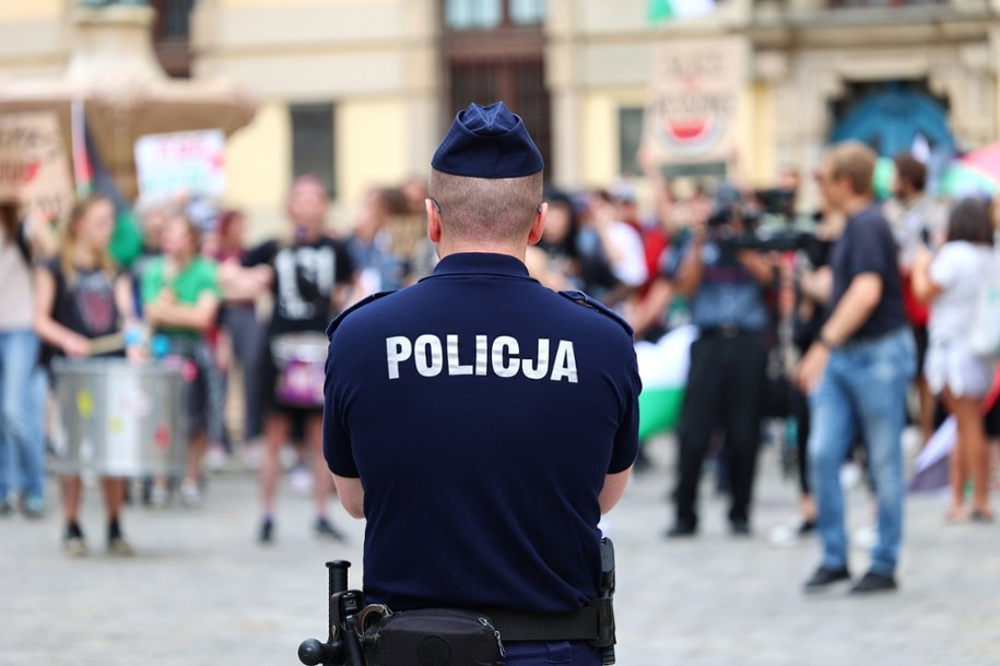 Śmierć podczas interwencji policji na Żoliborzu. Mężczyzna spadł z trzeciego piętra