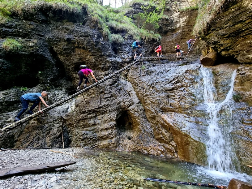 Słowacki Raj to ekstremalny trekking. Drabiny, łańcuchy i wodospady
