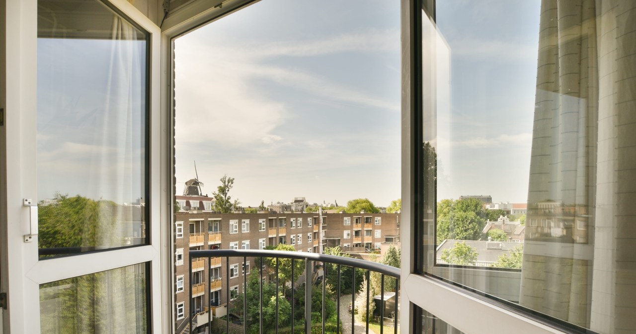 Masz dość owadów wlatujących przez balkon? Ten produkt rozwiąże problem