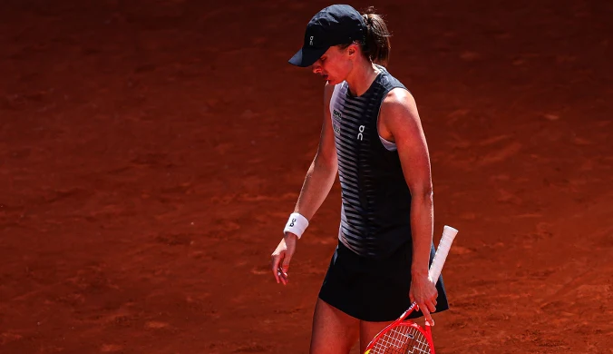 Świątek nie zdążyła wyjść na kort. Już mówią o panice. Nadal nie pomógł