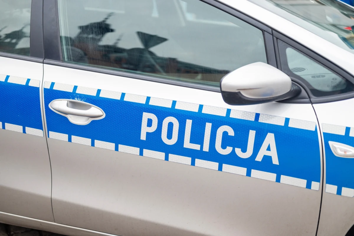 W zeszłym miesiącu mężczyzna podróżujący autobusem linii 15 w Bytomiu (Śląskie) nagle stracił przytomność i do tej pory jej nie odzyskał. Funkcjonariusze opublikowali jego zdjęcie i apelowali do mieszkańców o pomoc w ustaleniu jego tożsamości. Jak się dowiedzieliśmy, po mężczyznę zgłosiła się już rodzina. 