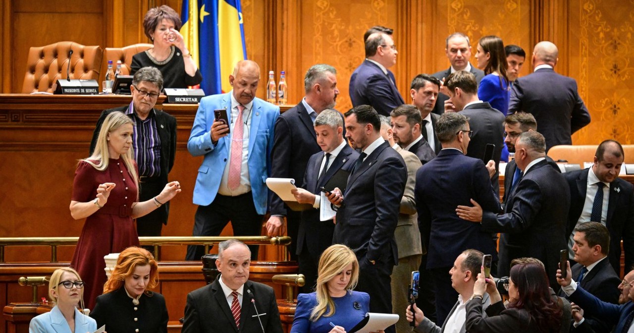 Rumuński parlament obala rząd Ilie Bolojana; 281 głosów za wotum nieufności — image 1