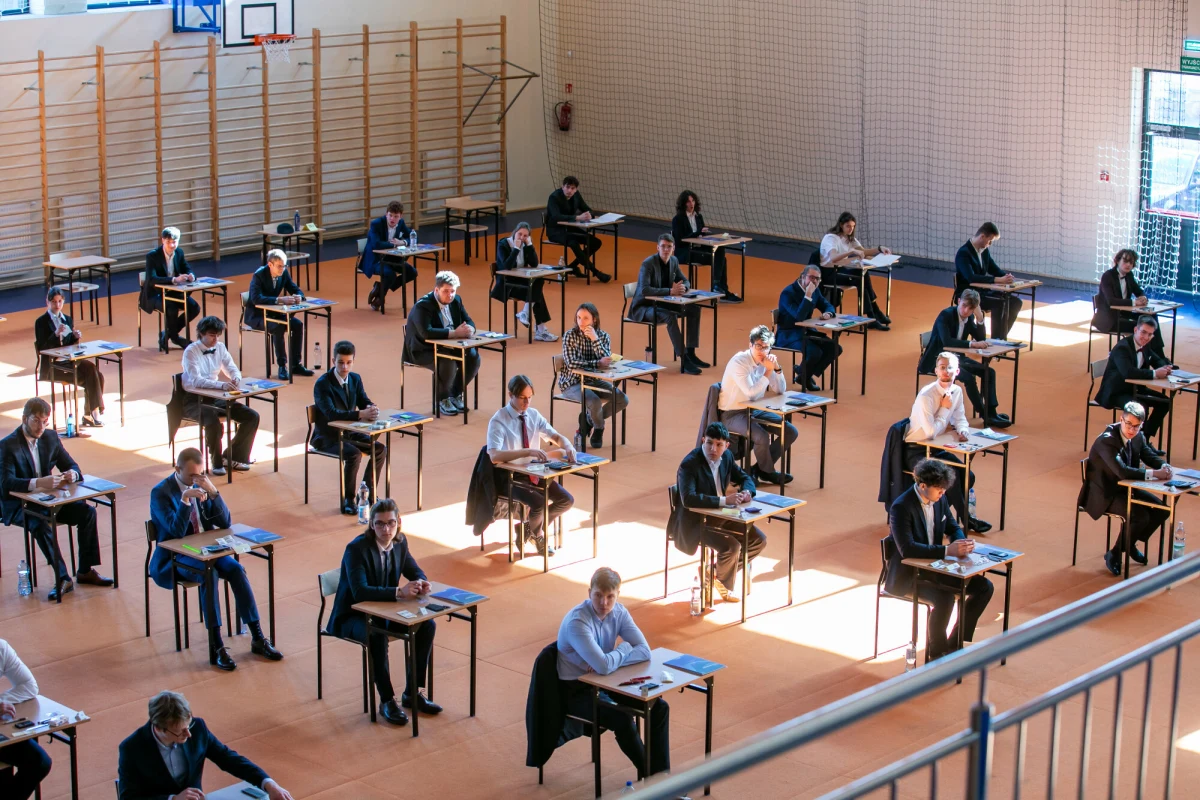 Kilkanaście egzaminów maturalnych z matematyki zostało dziś unieważnionych. Dane te otrzymał reporter RMF FM Michał Radkowski od dyrektora Centralnej Komisji Egzaminacyjnej, dr. hab. Roberta Zakrzewskiego.