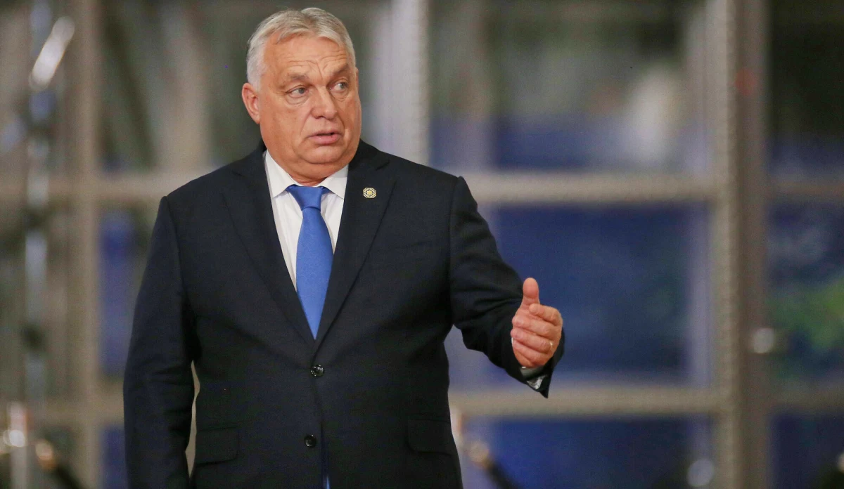 Węgry zwróciły Ukrainie skonfiskowane w marcu gotówkę i złoto - informuje prezydent Ukrainy Wołodymyr Zełenski. Węgierskie służby zatrzymały wówczas dwa pojazdy opancerzone należące do ukraińskiego banku, które przewoziły prawdziwą fortunę z Austrii na Ukrainę.