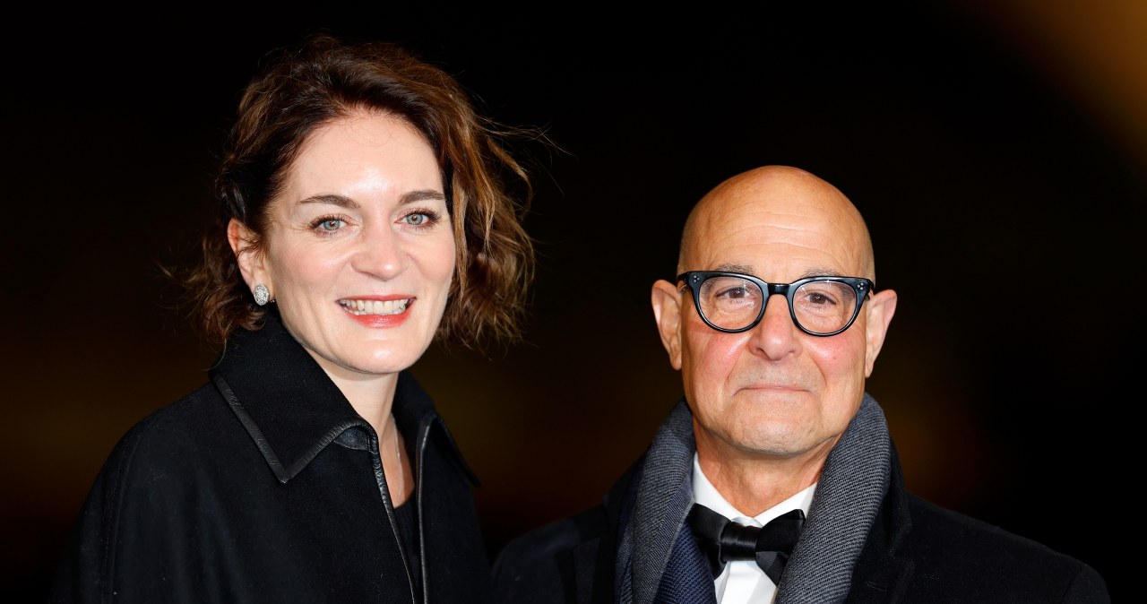 Nierozłączni Stanley Tucci i Felicity Blunt. Wychowują razem aż 7 pociech!