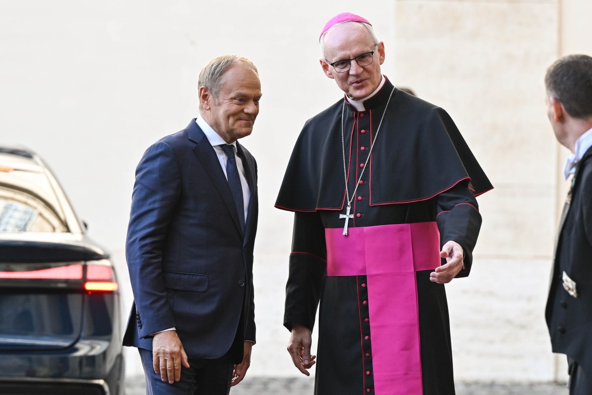 Prime Minister with a gift for Leo XIV: "I hope he will be happy"