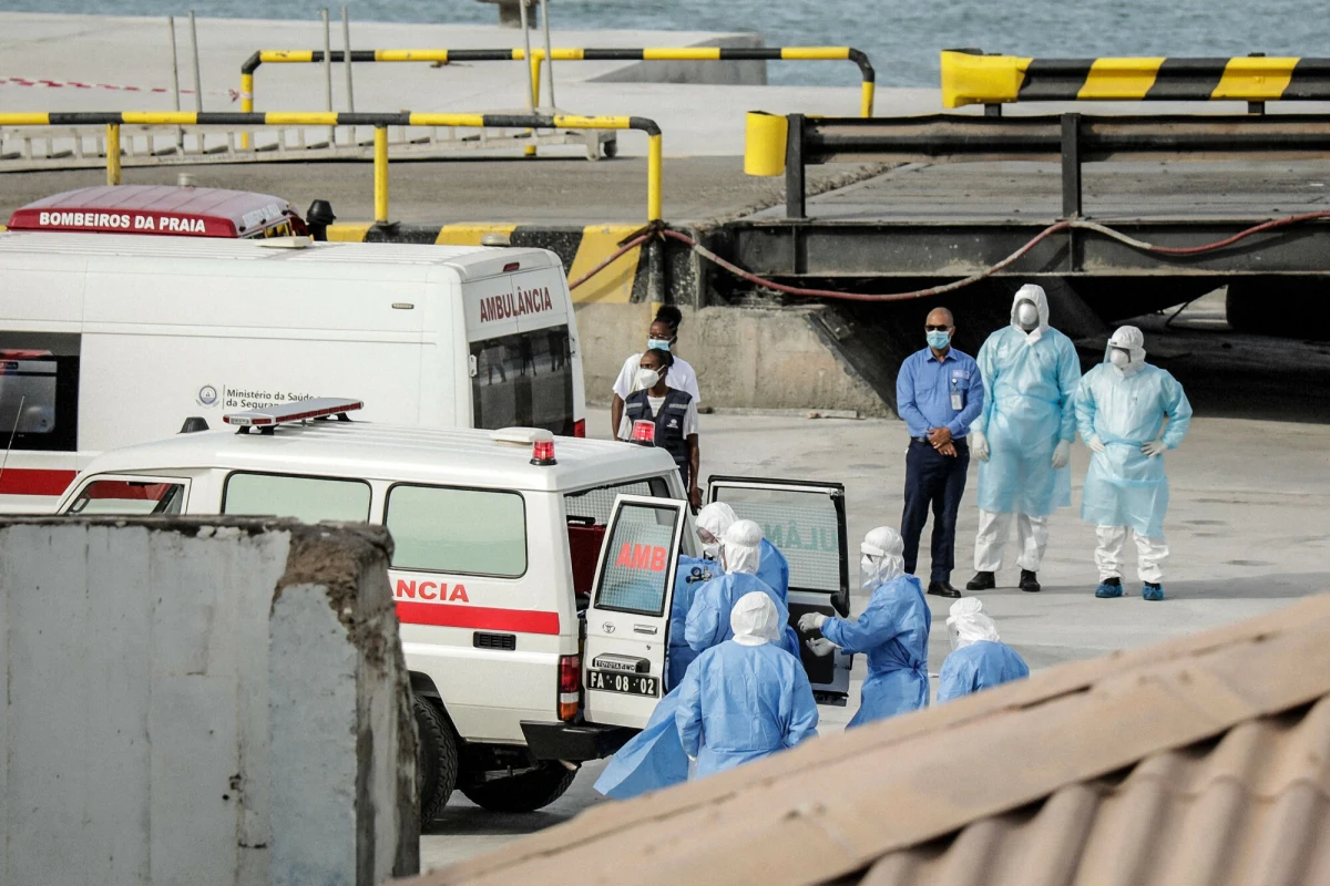 W Amsterdamie odnotowano przypadek podejrzenia zakażenia hantawirusem u stewardesy linii KLM. Kobieta miała kontakt z pasażerką wycieczkowca MV Hondius, która zmarła pod koniec kwietnia z powodu infekcji. Jak się okazało, kapitanem statku jest Polak.