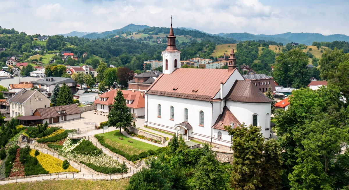 Piwniczna-Zdrój została uznana za najbardziej odporną na zmiany klimatu miejscowość w Unii Europejskiej według najnowszego zestawienia COOLCITY Index 2026. W rankingu oceniono ponad 11 tysięcy miast z całej Europy.