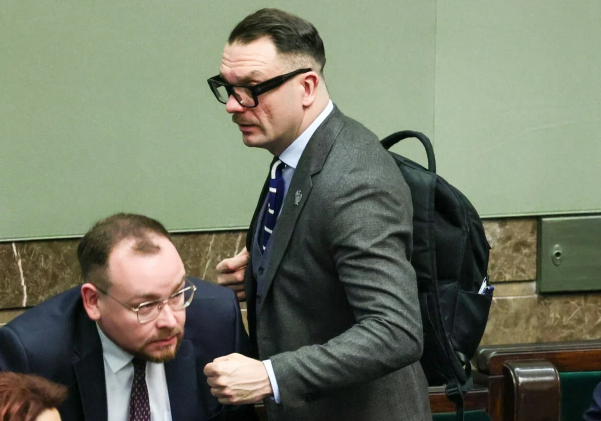 ​Jest kolejny wniosek do Sejmu o uchylenie immunitetu byłego posła PiS Łukasza Mejzy - dowiedział się reporter RMF FM Krzysztof Zasada. Funkcjonariusze z wielkopolskiego Turku chcą, by polityk został ukarany za używanie telefonu komórkowego podczas jazdy samochodem. 