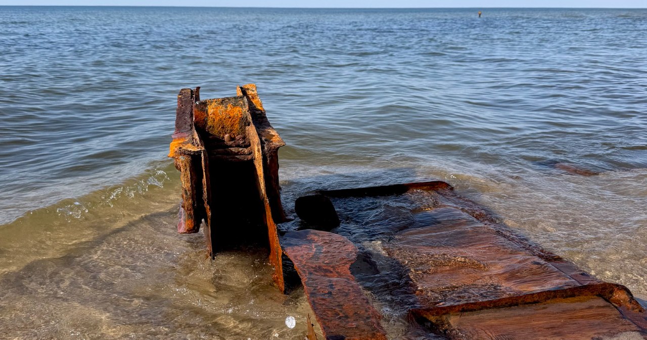 Wrak z II wojny światowej odkryty na polskiej plaży. Znalezisko z Bałtyku