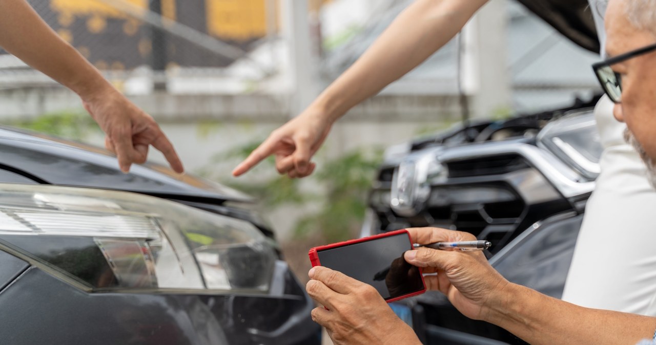 Sprzedajesz auto? Nowa metoda oszustów "na palec"