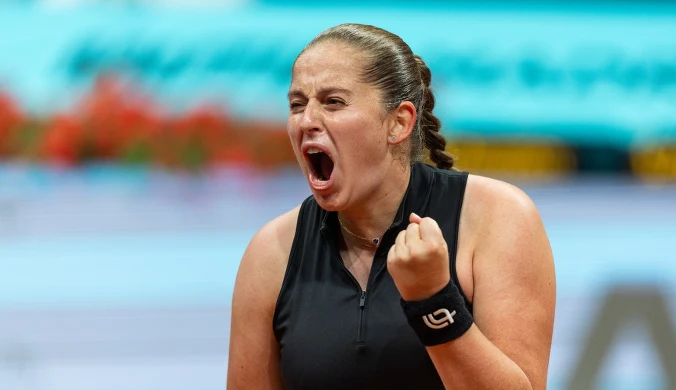 2:6 na starcie, lekarz na korcie. I jeszcze kłótnia z arbitrem. Show Ostapenko