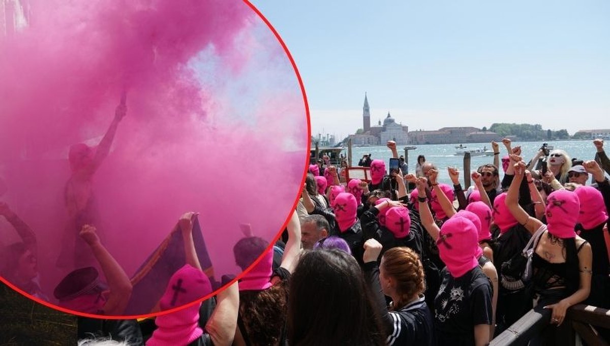 Świece dymne, różowe kominiarki. Protest w Wenecji