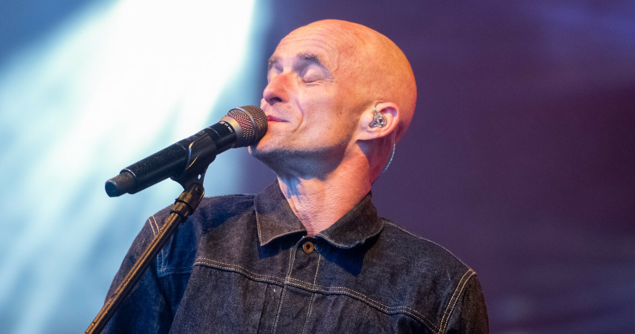 "Gruby, mały" Artur Rojek. Wstyd, kompleksy i słowa, które ranią na życie