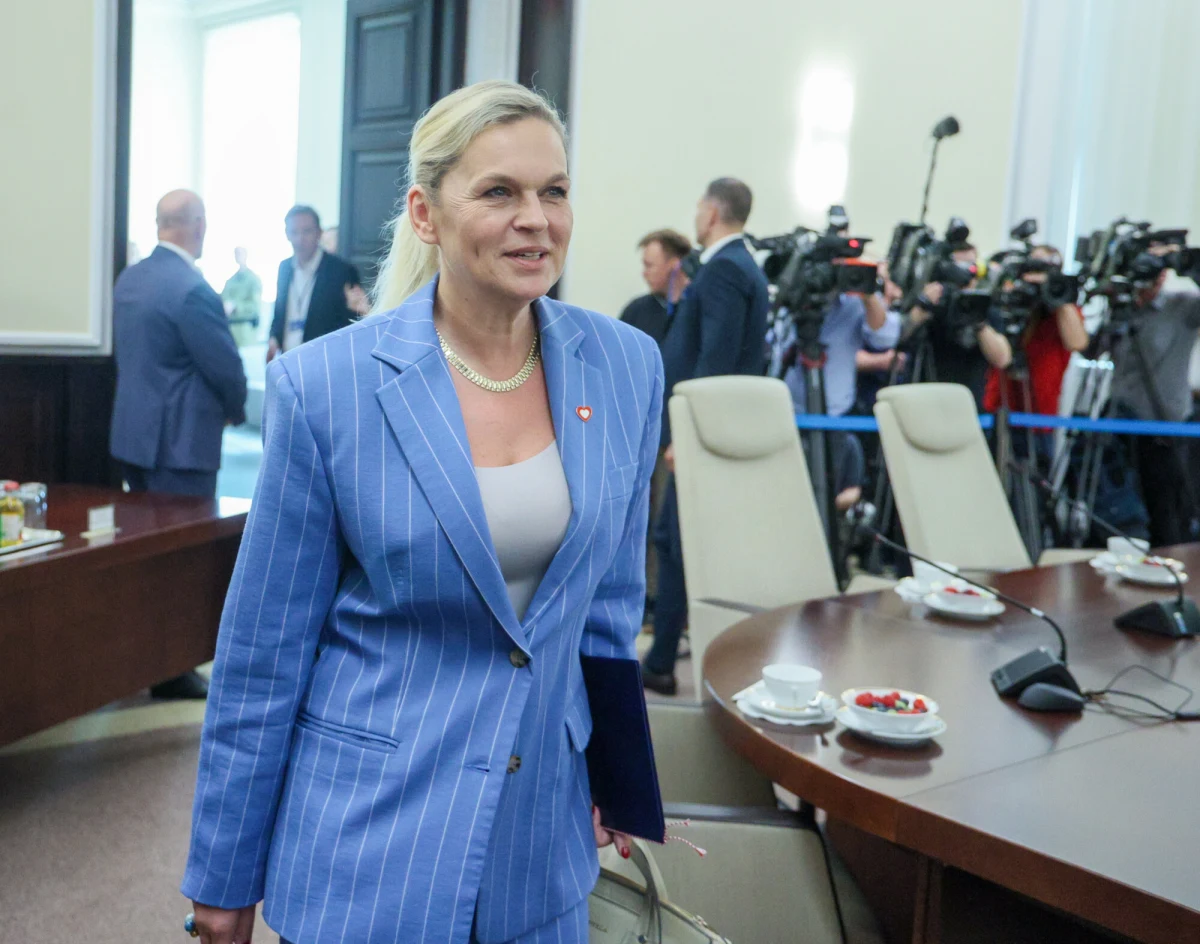 Barbara Nowacka, szefowa Ministerstwa Edukacji Narodowej, podczas spotkania z nauczycielami w ramach akcji informacyjnej „Kompas Jutra” przedstawiła założenia reformy, która już od roku szkolnego 2026/2027 ma wejść w życie w przedszkolach oraz klasach I i IV szkół podstawowych, a rok później obejmie także szkoły ponadpodstawowe.