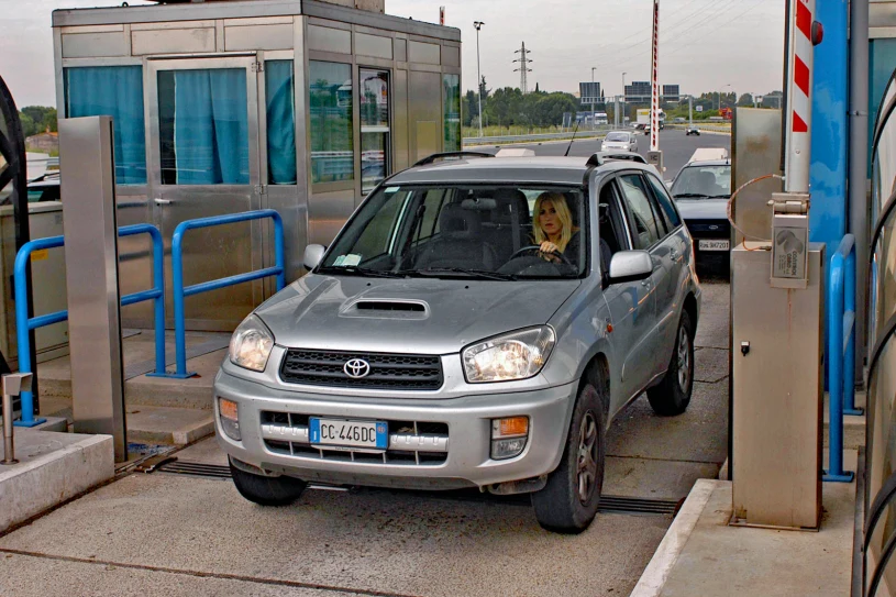 Przycisk "Assistenza" na autostradzie. Ratuje przed mandatem i karą