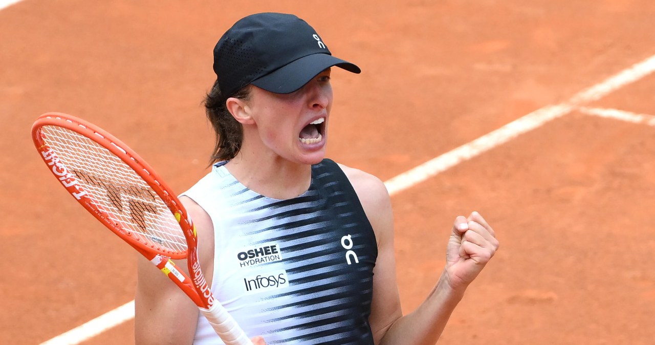 Świątek już w szatni. Komunikat WTA po meczu Polki. "Prawie się rozpadła"