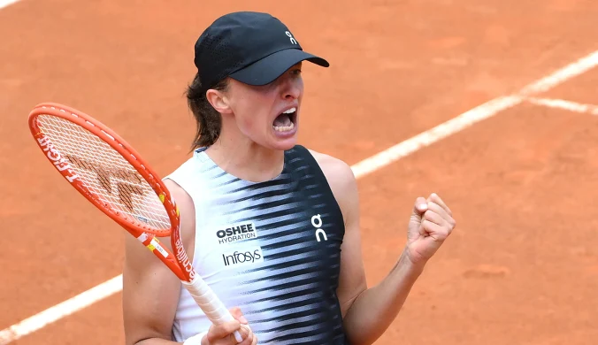 Świątek już w szatni. Komunikat WTA po meczu Polki. "Prawie się rozpadła"