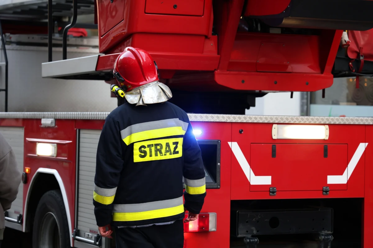 Uszkodzony gazociąg w Wilczowoli w powiecie zwoleńskim na Mazowszu. Służby ewakuowały mieszkańców 10 domów.