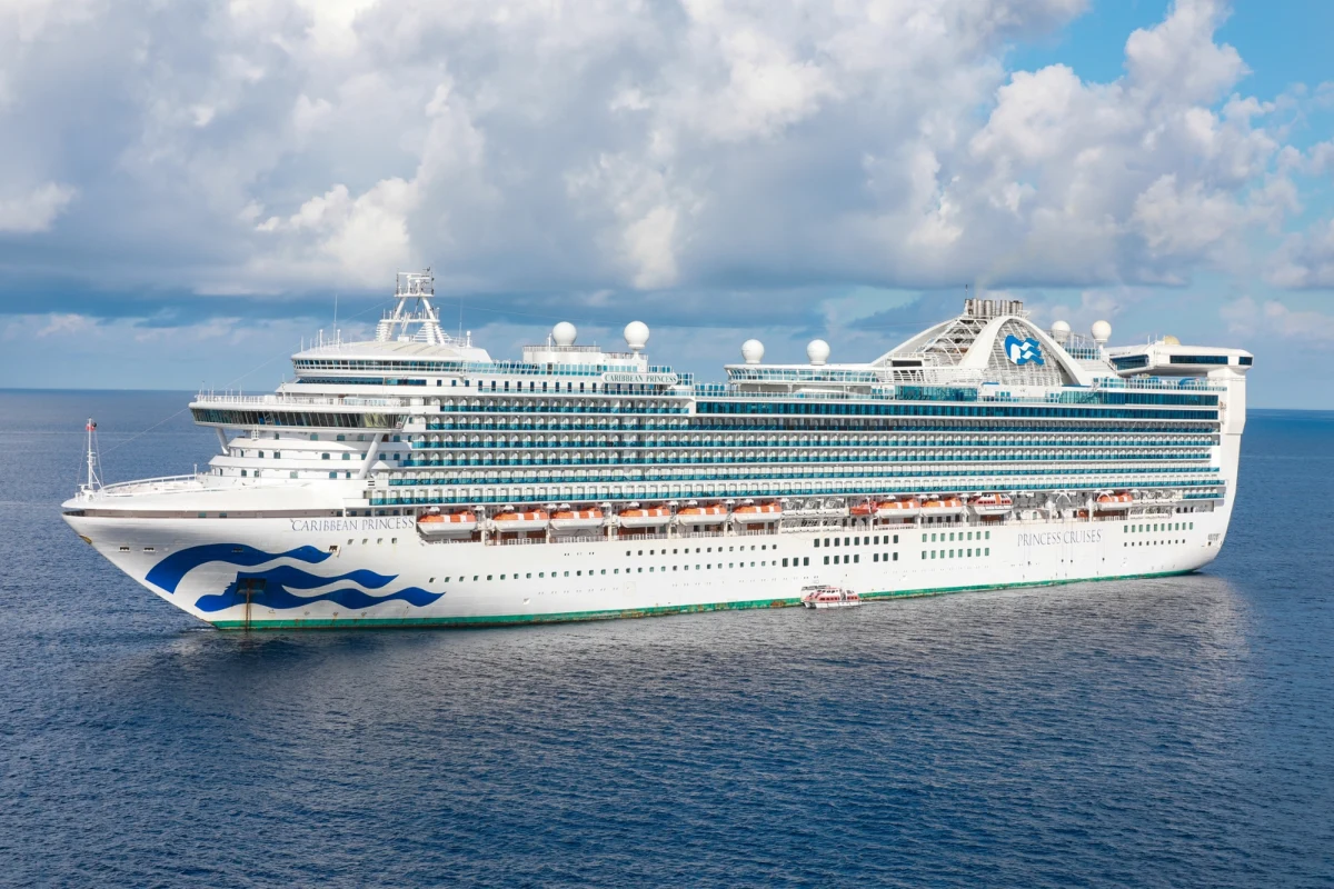 Ponad setka pasażerów i członków załogi luksusowego statku wycieczkowego Caribbean Princess padła ofiarą gwałtownego ataku norowirusa - informuje ABC News. W trakcie trwającego rejsu po Karaibach, na pokładzie wybuchła epidemia, która zmusiła obsługę do wdrożenia nadzwyczajnych środków bezpieczeństwa. 