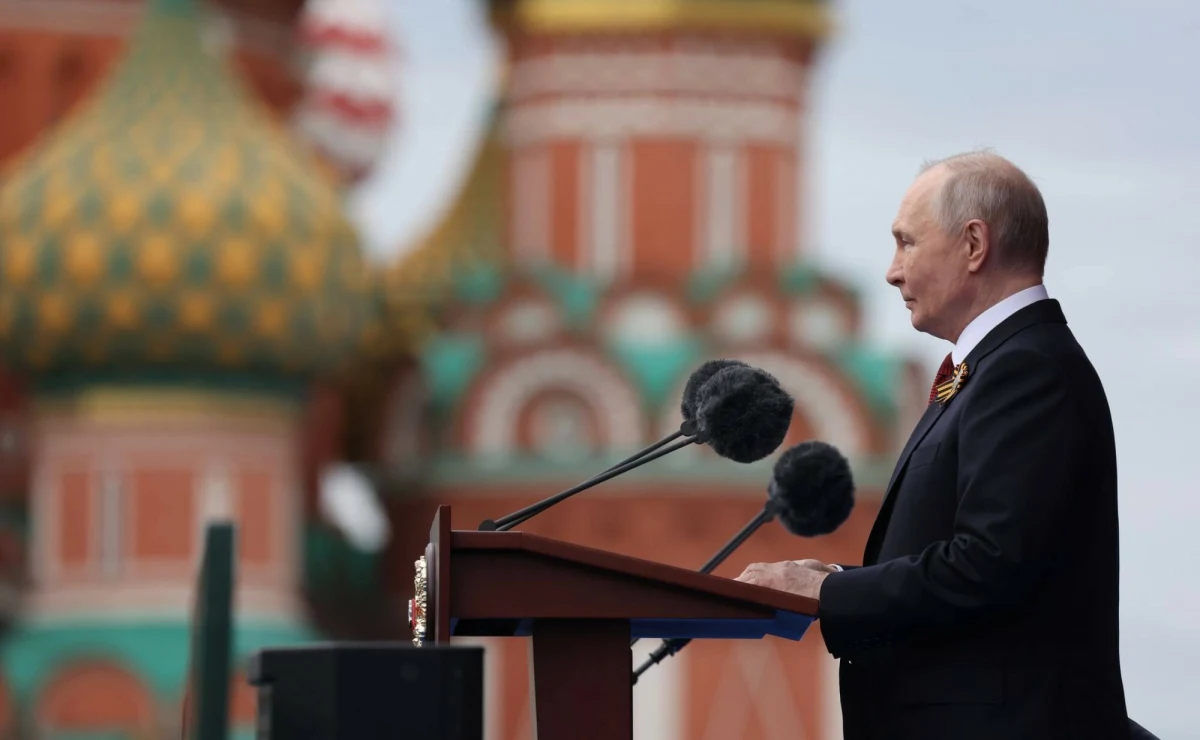 Prezydent Rosji Władimir Putin podczas konferencji prasowej powiedział, że jest gotów spotkać się "w państwie trzecim" z Wołodymyrem Zełeńskim, "ale tylko po uzgodnieniu trwałego porozumienia pokojowego". "Myślę, że konflikt z Ukrainą zmierza do końca" - powiedział.