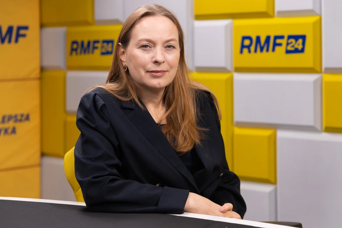 "Zajmijmy się robotą, a nie personalnymi przetasowaniami" - mówiła w Porannej rozmowie w RMF FM minister funduszy i polityki regionalnej Katarzyna Pełczyńska-Nałęcz, komentując wyniki sondażu w sprawie ewentualnej rekonstrukcji rządu. "USA powinny wydać Polsce Zbigniewa Ziobrę, ale obawiam się, że nie wydadzą" - stwierdziła.