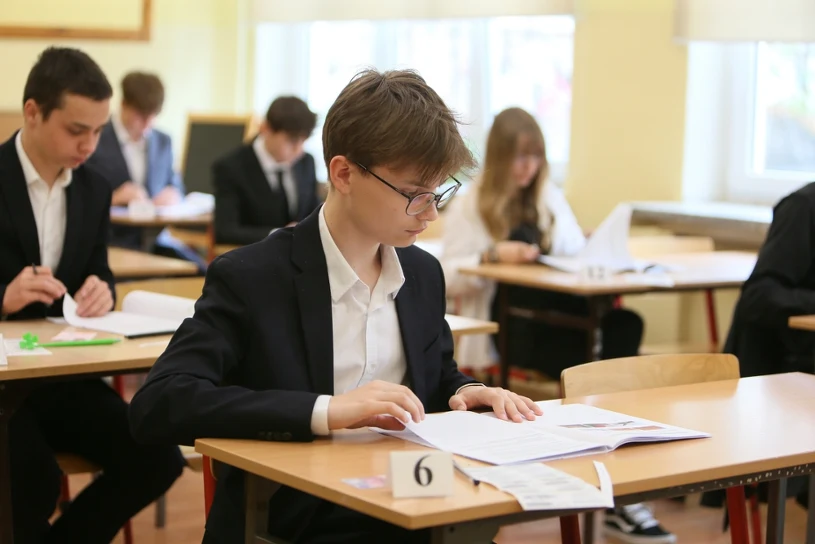 "Trudniej niż rok temu". Ósmoklasiści oceniają poziom egzaminu z polskiego