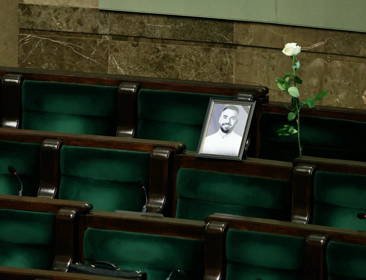 Członek zarządu województwa śląskiego Rafał Adamczyk opublikował oświadczenie w sprawie objęcia mandatu po zmarłym Łukaszu Litewce. Radny ogłosił, że nie planuje wybierać się do Sejmu.