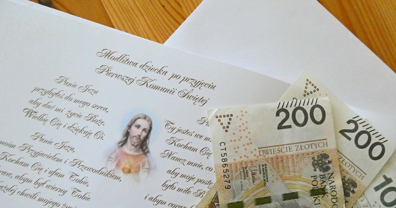 Polacy powiedzieli, ile dać do koperty na komunię. Kwoty bardzo "weselne"